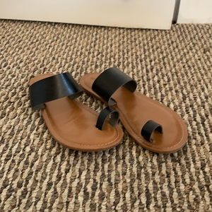 Universal Threads Sandals